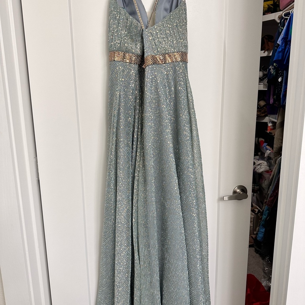 AQUA Foil Fleck Crinkle Mesh Gown - Picture 3 of 5